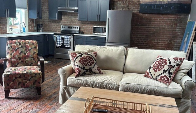 Downtown Pittsboro Boho Loft
