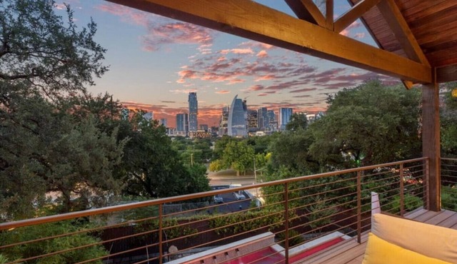 Downtown, private heated pool + Spa, views, gym, game room