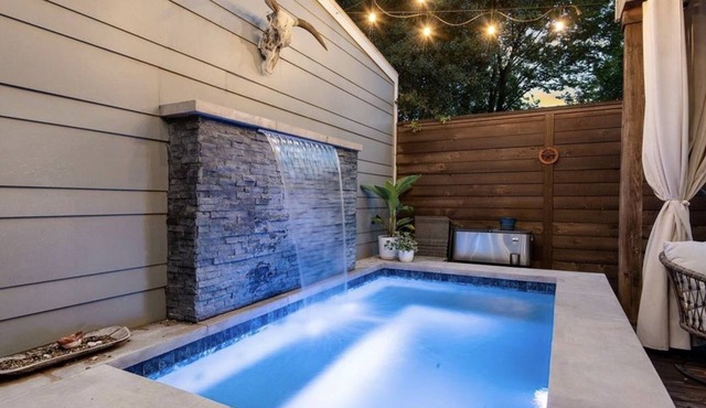 Downtown Private Oasis Stay | Fire Pit & Hot Tub