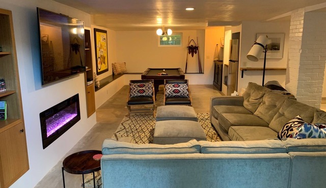 Downtown! Private Entrance Guest Suite in State College.