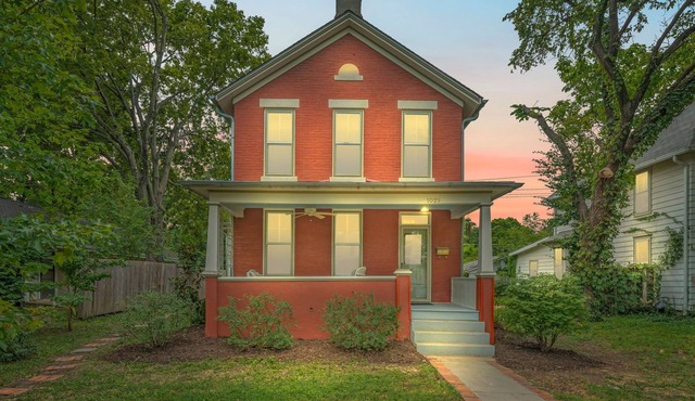Downtown Red Brick Retreat