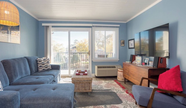Downtown Rehoboth Beach Condo Parking Elevator Linens