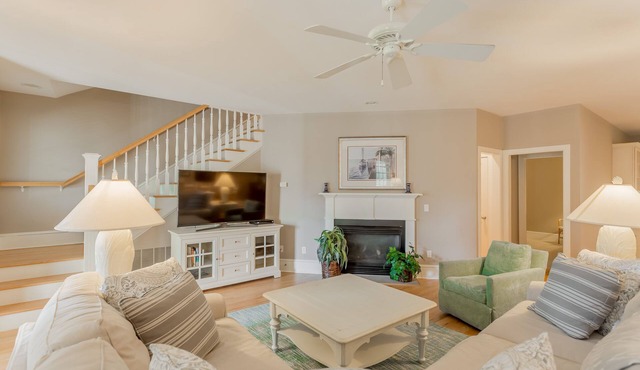 Downtown Rehoboth Beach Townhouse 5 Primary Bedrooms Porch