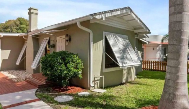 Downtown Retreat -City Place, Convention Center everything is a short walk away!