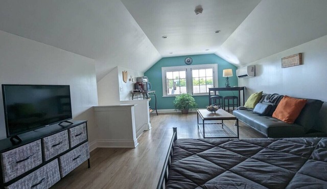 Downtown Retreat - 1BR Oasis