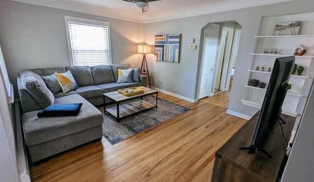 Downtown Royal Oak & Ferndale 3bd w/King Master