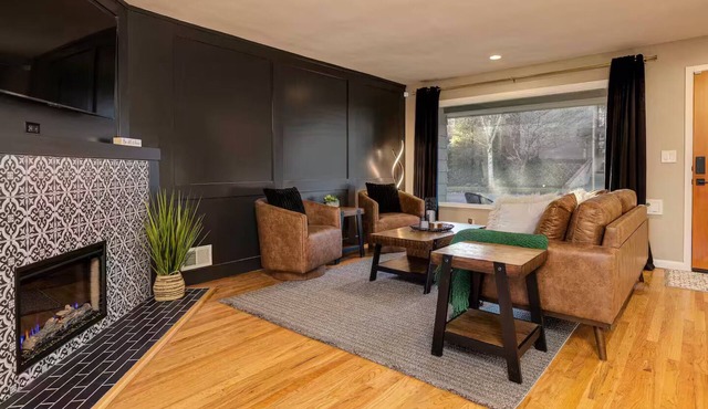 Downtown Salem, Wine and City Retreat 2 king beds