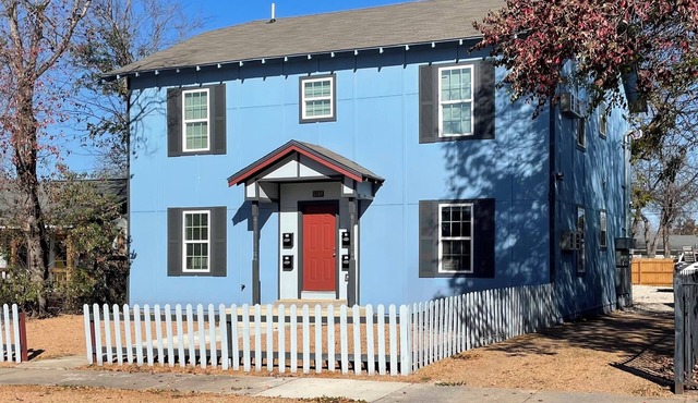 Downtown San Antonio/Highland Park, Cozy 1-bedroom, WiFi, AC, washer/dryer, 201