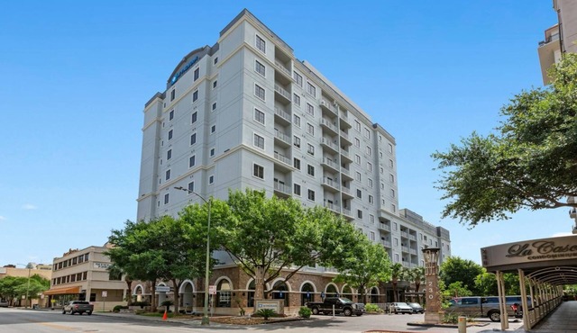 Downtown San Antonio 2BR Retreat – Walk to River Walk