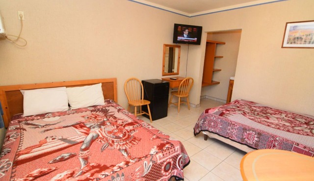 Downtown San Felipe Studio 2 FREE WIFI AND CABLE TV