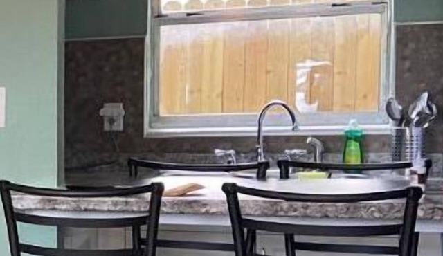 Downtown Sarasota Apartment 2BR/2BA Pet-Friendly, Lido Beach-Siesta Key 5-10m.