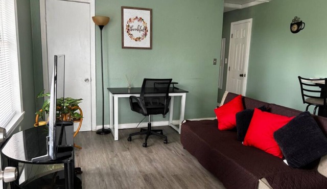 Downtown Sarasota Florida Vacation Rental, 2BR/2BA Apt, 5–10min to Lido & Siesta