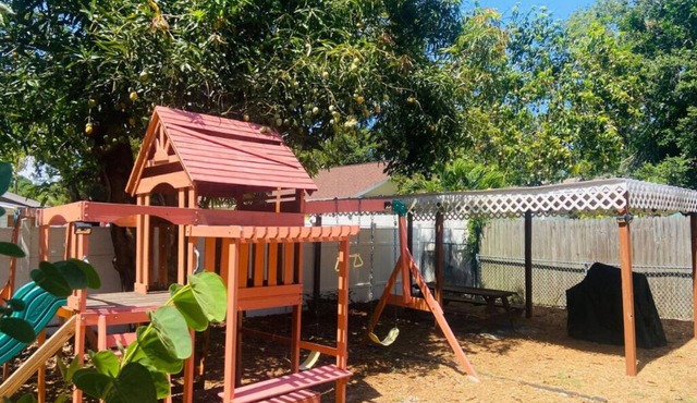 Downtown Sarasota Florida Vacation Rental 3BR House, Pet-Friendly, Near Beaches