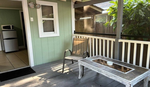 Downtown Sarasota Florida Vacation Rental Pet-Friendly Apt with Yard, Playground