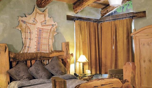 Downtown Sedona Luxury Hotel Suite, Pet Friendly, Rustic Charm