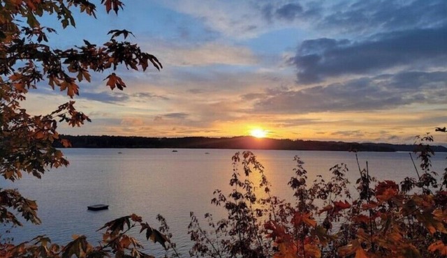 Downtown Silverdale Waterfront Home!n