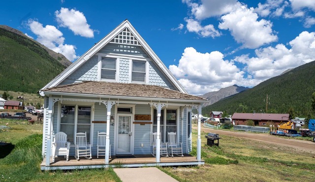 Downtown Silverton Historic Mountain Home, White Wolf Haus