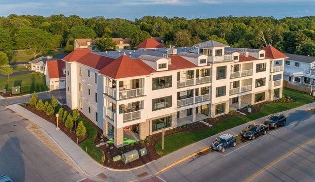 Downtown Sister Bay Waterfront Condo – Walk to Everything