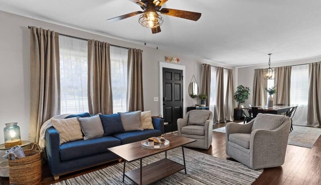 Downtown - Sleeps 8 - We Love Doggies!