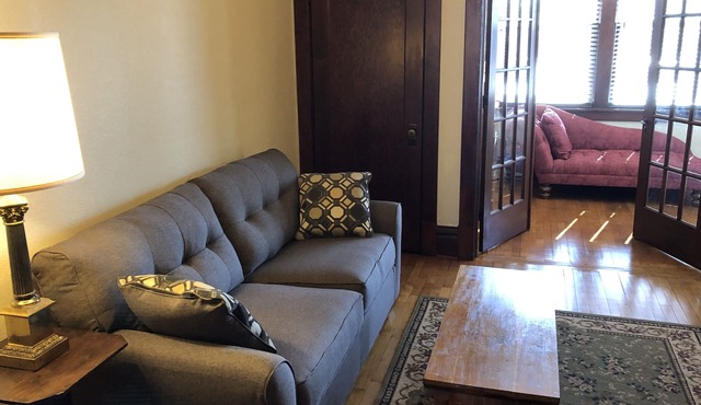 Downtown Sleepy Eye Apartment, 1 bedroom and sleeper. Vintage in every way!