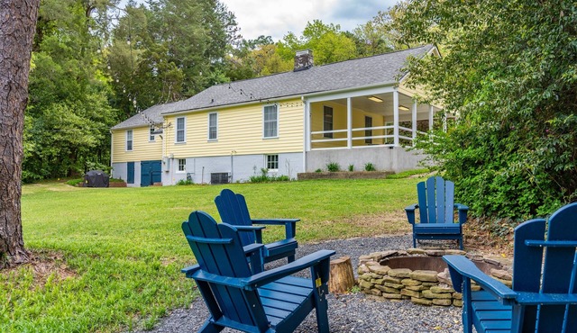 Downtown So. Pines - sleeps 8, walk to town.