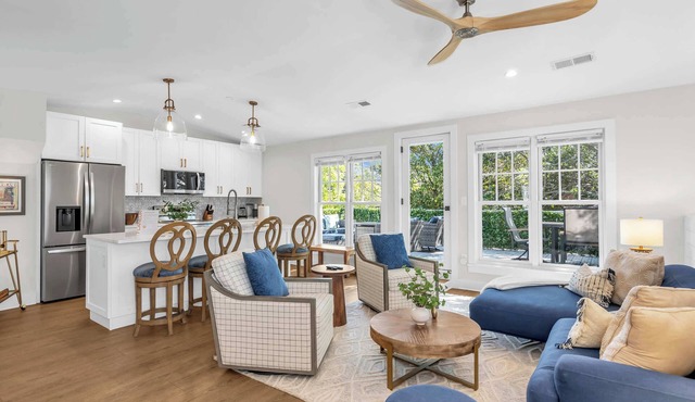 Downtown St. Michaels | Porch + Pet-Friendly