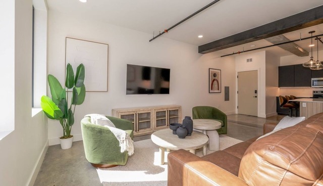 Downtown Stay/The Grand Combo Apartments