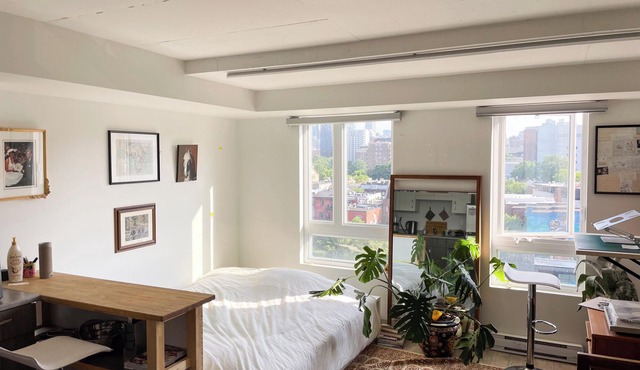 Downtown Studio Berri-UQAM Renovated