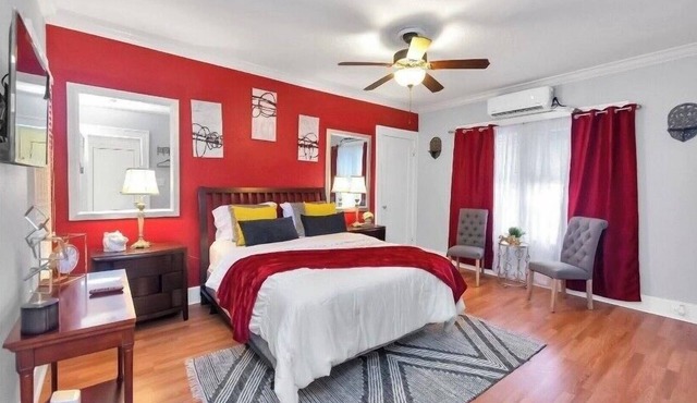 Downtown Studio by Toyota Center/Minute Maid/George R Brown