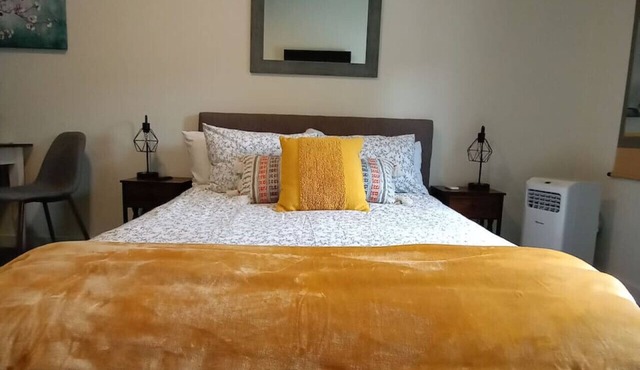 Downtown Studio - Mustard