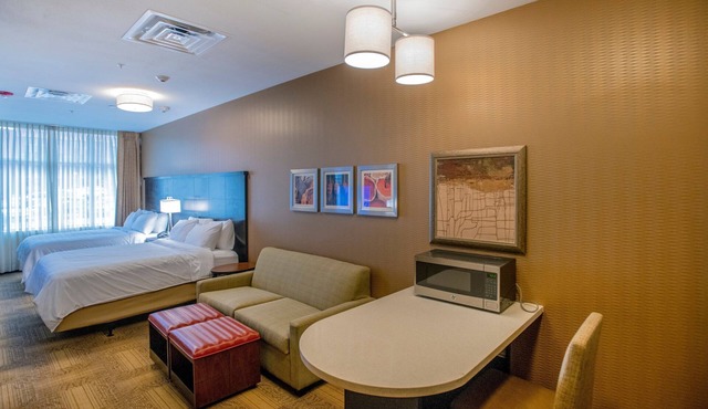 Downtown Studio! Pool, Hot Tub, Free Breakfast Buffet