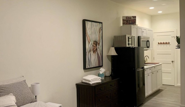 Downtown Studio - White