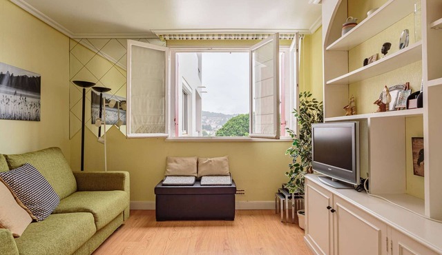 Downtown Studio with Parking, Elevator, and Easy Beach Access