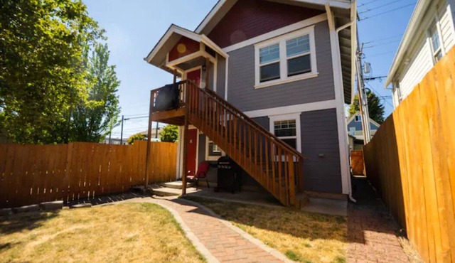 DOWNTOWN TACOMA HOUSE OF GRAY #4