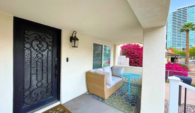 Downtown Tempe House Beauty with yard! Mill 3 blocks. ASU half mile.