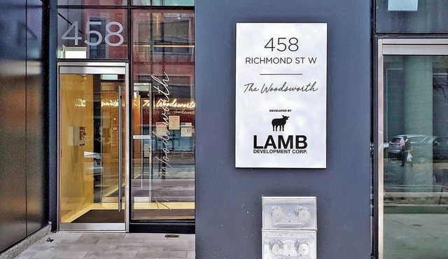 Downtown Toronto fantastic one bedroom condo.