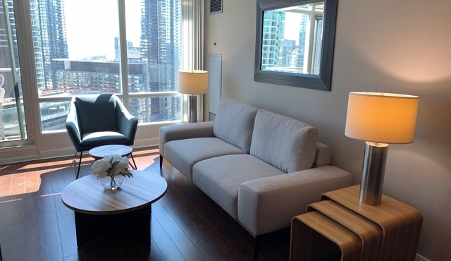 Downtown Toronto. PH Two Bedroom + den on 31st floor huge waterfront views.