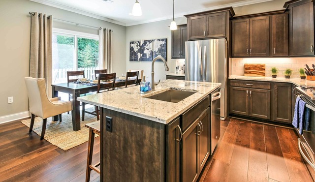 Downtown Townhome; Walk to Dine & Shop on Broad St