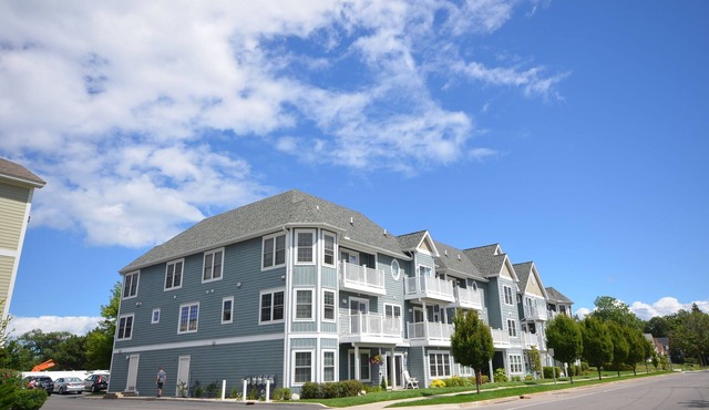 Downtown Traverse City condo. Walk to everything. Air conditioning.