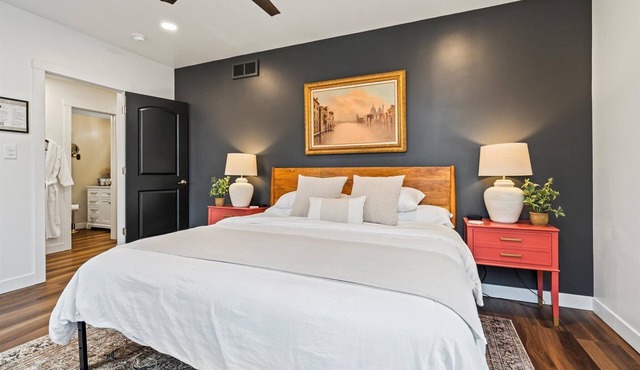 Downtown “Troy House” Cozy Modern Renovated