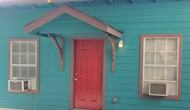 Downtown Urban Apartment Close to Alamo,Riverwalk,and Restaurants