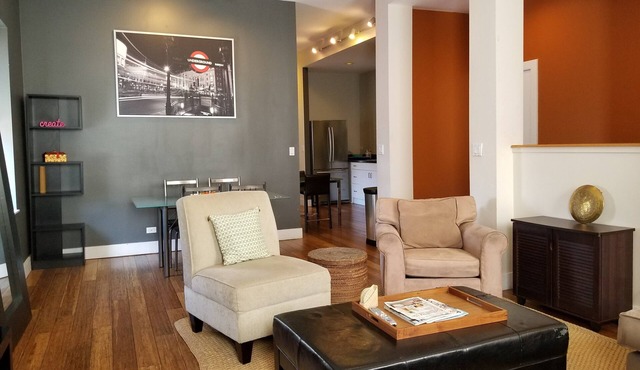 Downtown Urban Oasis! Near Transit, Sites, Nightlife - Huge Deck + Parking!