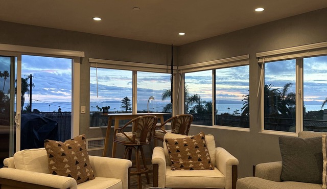 Downtown Ventura, ocean view,1 car garage, pet friendly