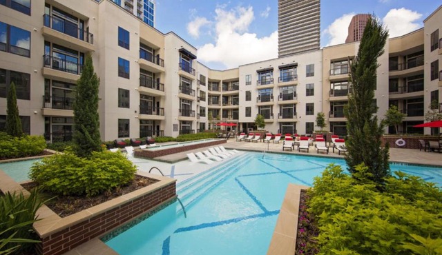 Downtown Views 24 Hr Amenities Resort Style Pool