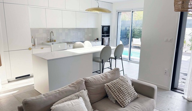 Downtown villa with pool