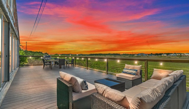 Downtown Waterfront Old Recycling Plant Loft