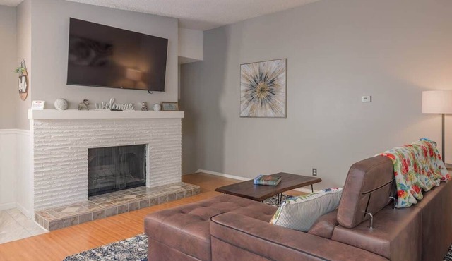Downtown WestChester Casa with King Beds