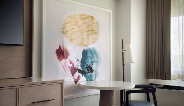 Downtown White Plains Stay – Walk to Shops & Transit