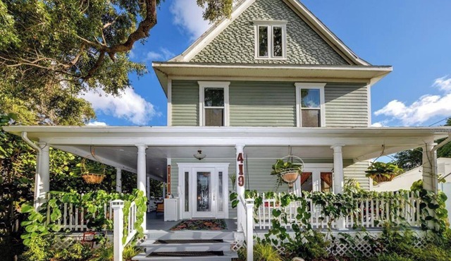 Downtown whole house, Shannon Oak Manor sleep 10