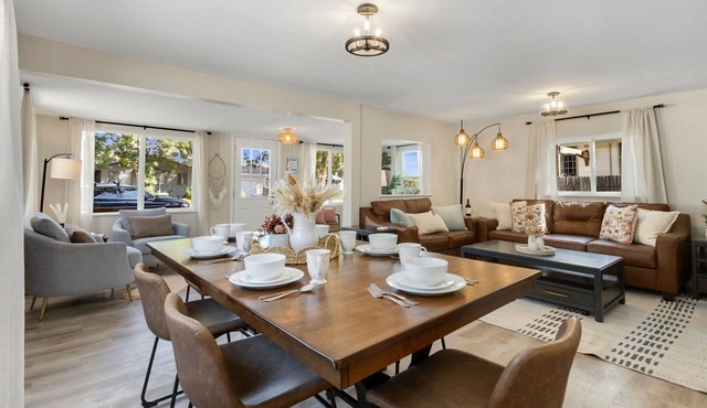 Downtown Windsor Home with Hot Tub & Pool Table